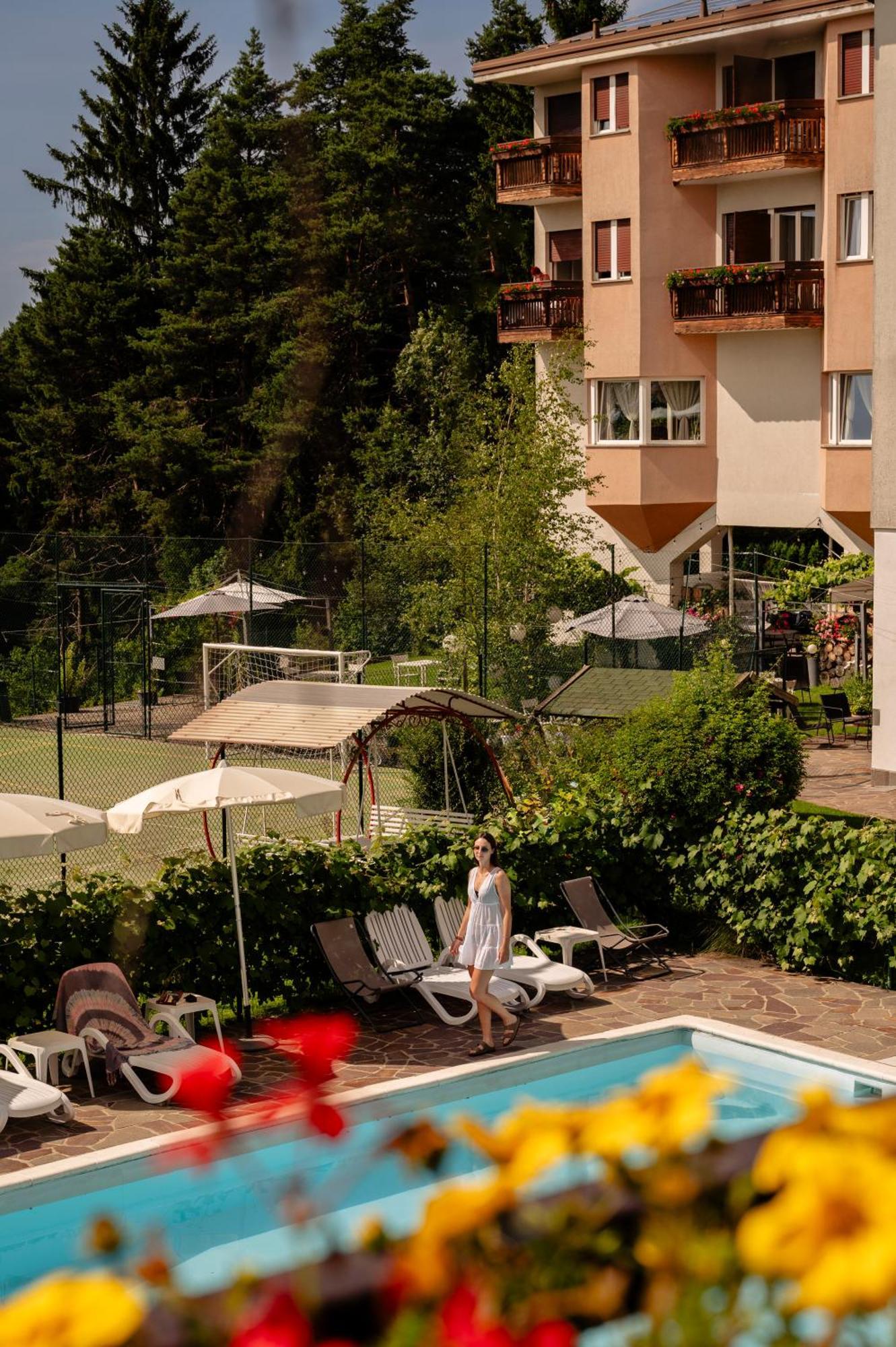 Hotel Scoiattolo Baselga di Pinè Eksteriør bilde